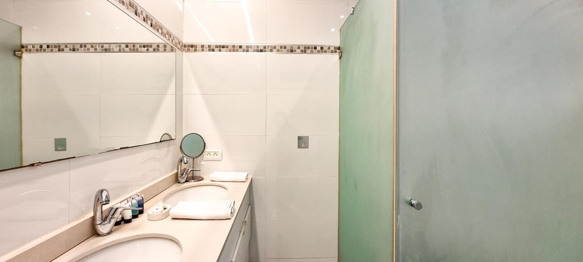 Bnb Israel Apartments - Harav Kook Lilas Tel Aviv Eksteriør billede